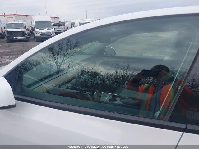 Tesla Model Y 2024 7SAYGDEE1RF098869 Image 19