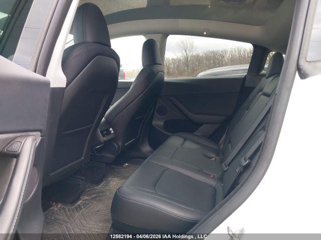Tesla Model Y 2024 7SAYGDEE1RF098869 Image 8