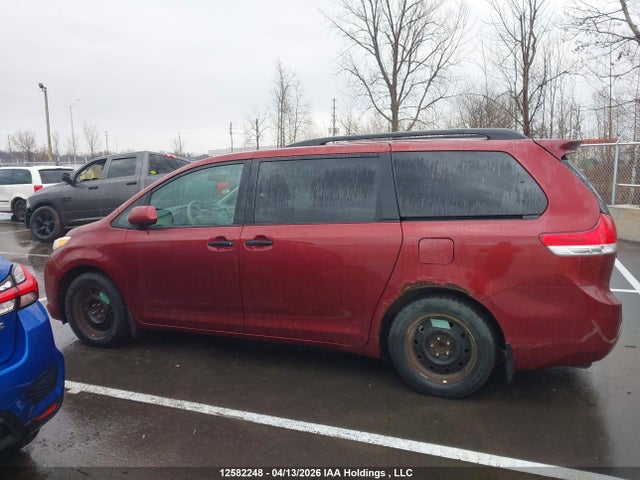 Aukcja sprzedaży 2011 Toyota Sienna, vin: 5TDZK3DC8BS074435, numer aukcji: 12582248