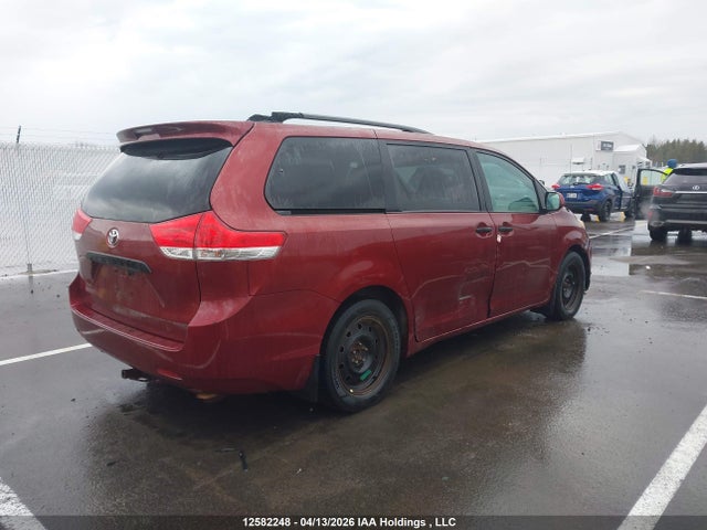 Aukcja sprzedaży 2011 Toyota Sienna, vin: 5TDZK3DC8BS074435, numer aukcji: 12582248