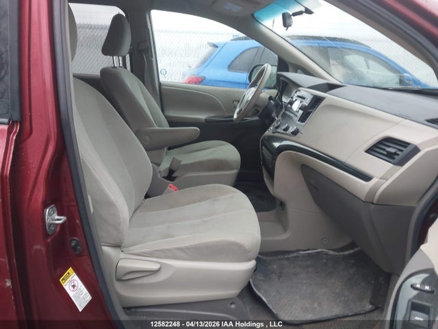 Aukcja sprzedaży 2011 Toyota Sienna, vin: 5TDZK3DC8BS074435, numer aukcji: 12582248