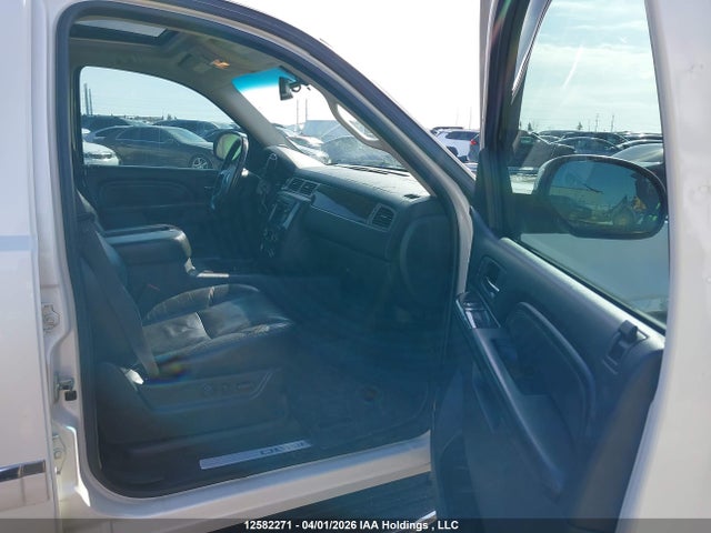 12582271 :رقم المزاد ، 1GKUKMEF9AR283208 vin ، 2010 Gmc Yukon Xl 1500 Denali مزاد بيع