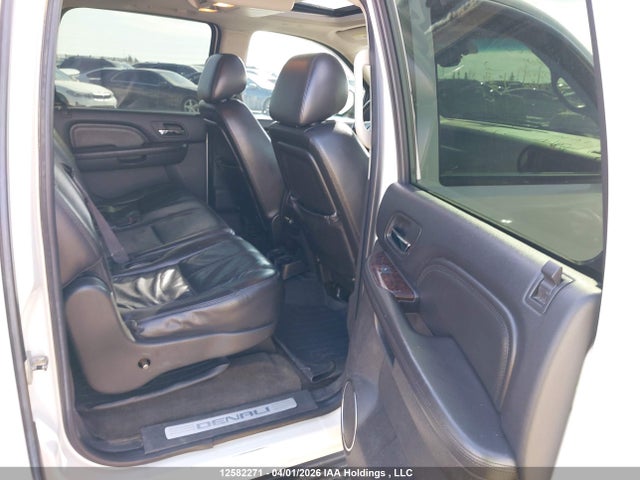 12582271 :رقم المزاد ، 1GKUKMEF9AR283208 vin ، 2010 Gmc Yukon Xl 1500 Denali مزاد بيع