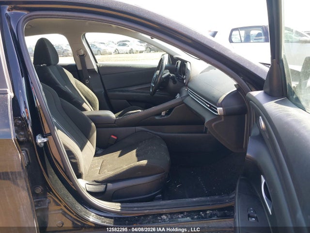 12582295 :رقم المزاد ، KMHLM4AGXMU072841 vin ، 2021 Hyundai Elantra Preferred Ivt مزاد بيع