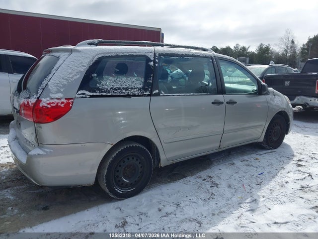 12582318 :رقم المزاد ، 5TDZA29CX6S403082 vin ، 2006 Toyota Sienna مزاد بيع