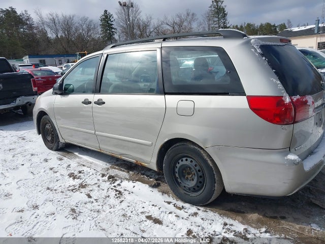12582318 :رقم المزاد ، 5TDZA29CX6S403082 vin ، 2006 Toyota Sienna مزاد بيع