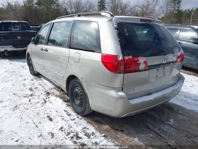 12582318 :رقم المزاد ، 5TDZA29CX6S403082 vin ، 2006 Toyota Sienna مزاد بيع