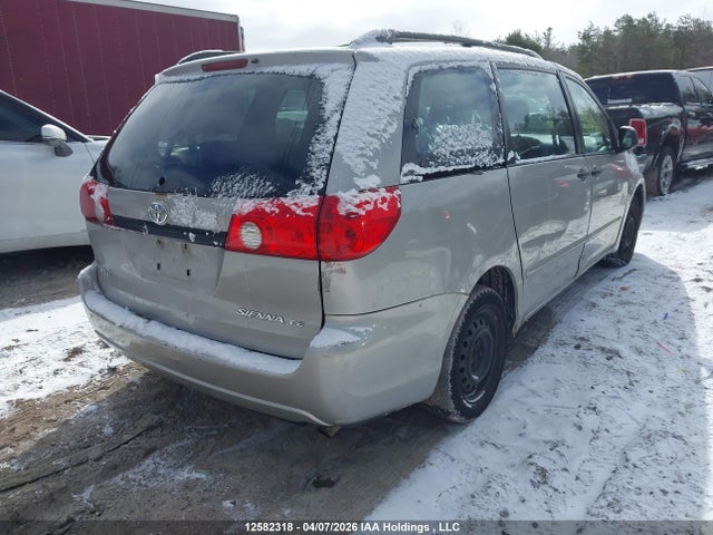 12582318 :رقم المزاد ، 5TDZA29CX6S403082 vin ، 2006 Toyota Sienna مزاد بيع