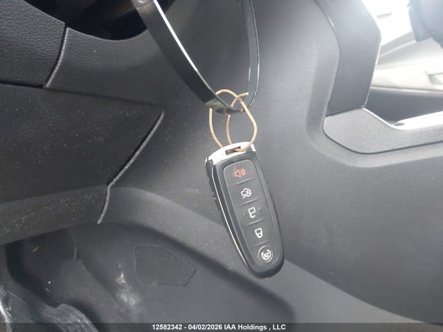 Продажа на аукционе авто 2017 Ford Escape Titanium, vin: 1FMCU9J91HUA96532, номер лота: 12582342