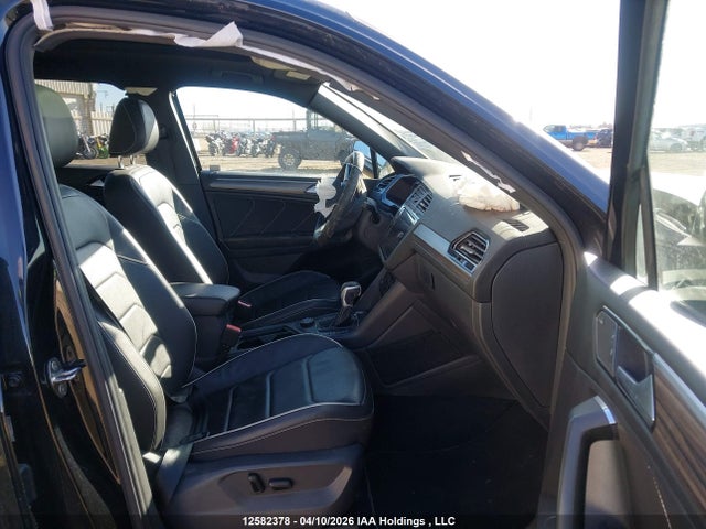 3VV4B7AX6NM077848 Volkswagen Tiguan Highline R-line