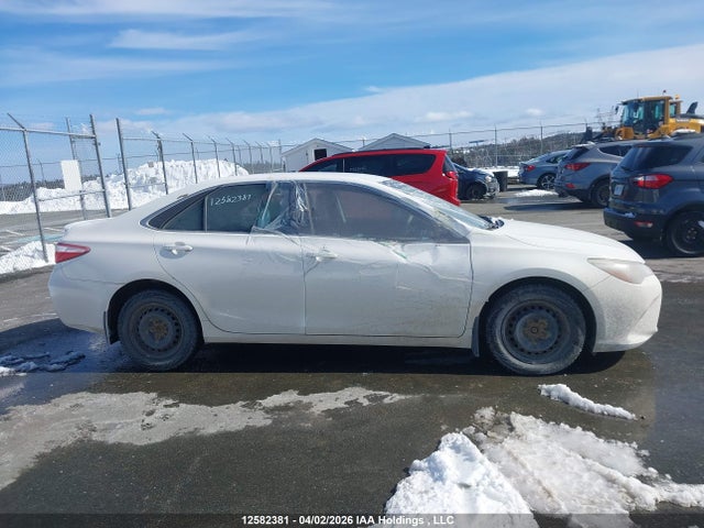 4T1BF1FK0FU035737 Toyota CAMRY SE