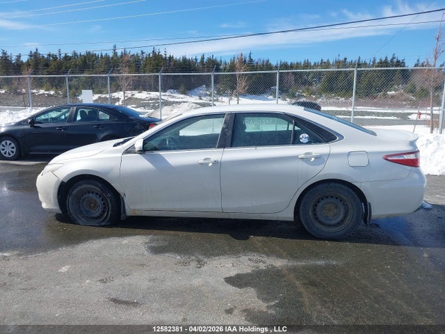 4T1BF1FK0FU035737 Toyota CAMRY SE
