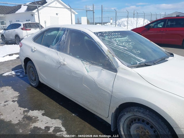 4T1BF1FK0FU035737 Toyota CAMRY SE