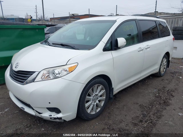 2013 Toyota Sienna მანქანა იყიდება აუქციონზე, vin: 5TDDK3DC2DS054274, აუქციონის ნომერი: 12582384