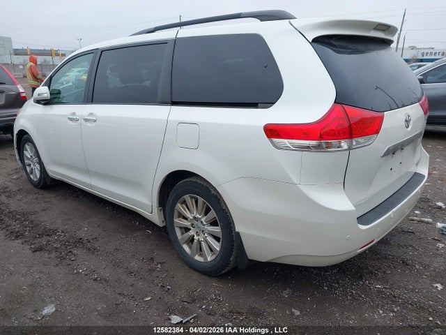 2013 Toyota Sienna მანქანა იყიდება აუქციონზე, vin: 5TDDK3DC2DS054274, აუქციონის ნომერი: 12582384
