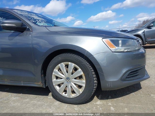 3VW2K7AJ5EM249009 Volkswagen Jetta 2.0l Trendline+