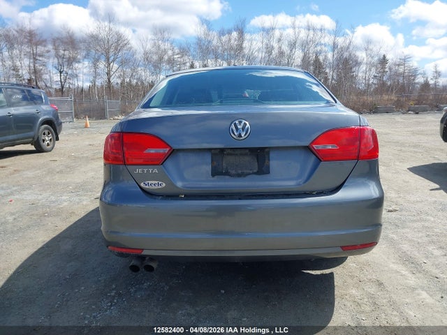 3VW2K7AJ5EM249009 Volkswagen Jetta 2.0l Trendline+