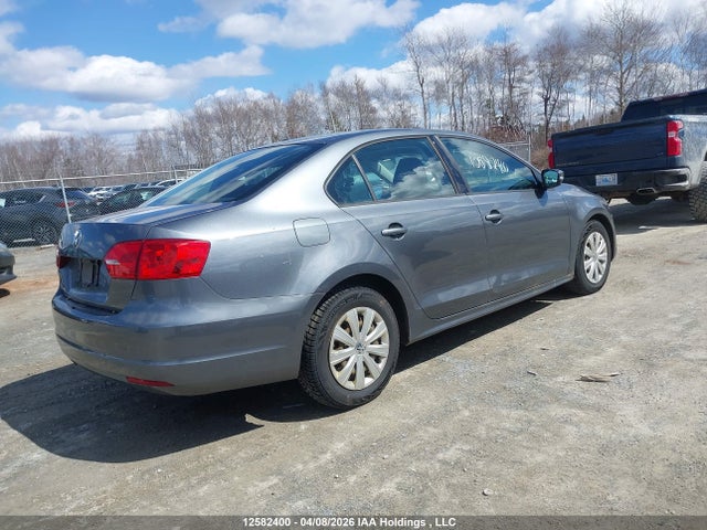 3VW2K7AJ5EM249009 Volkswagen Jetta 2.0l Trendline+