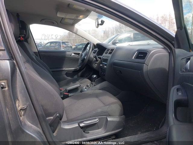 3VW2K7AJ5EM249009 Volkswagen Jetta 2.0l Trendline+