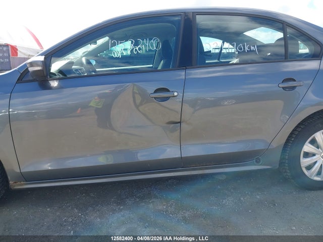 3VW2K7AJ5EM249009 Volkswagen Jetta 2.0l Trendline+