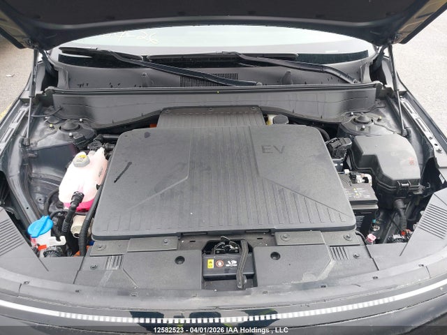 2025 Hyundai Kona Electric Preferred With Ultimate Package მანქანა იყიდება აუქციონზე, vin: KM8HE3A66SU021158, აუქციონის ნომერი: 12582523