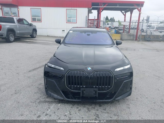 2025 Bmw 760i Xdrive მანქანა იყიდება აუქციონზე, vin: WBA33EJ00SCV77593, აუქციონის ნომერი: 12582553