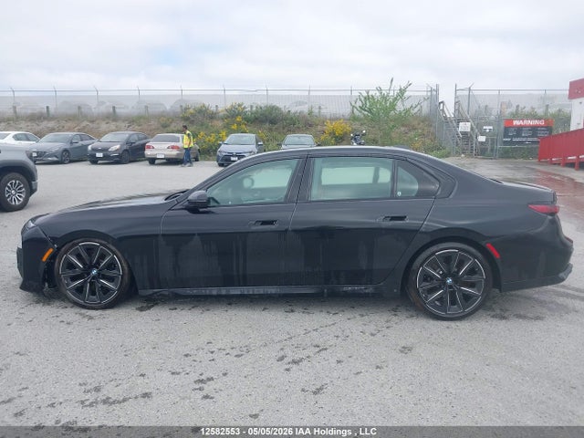 2025 Bmw 760i Xdrive მანქანა იყიდება აუქციონზე, vin: WBA33EJ00SCV77593, აუქციონის ნომერი: 12582553