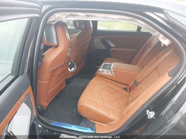 2025 Bmw 760i Xdrive მანქანა იყიდება აუქციონზე, vin: WBA33EJ00SCV77593, აუქციონის ნომერი: 12582553