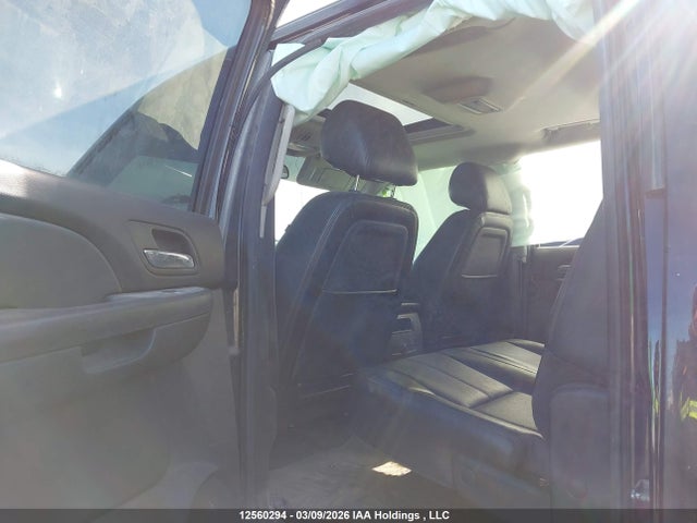 2014 Chevrolet Silverado 3500hd Ltz მანქანა იყიდება აუქციონზე, vin: 1GC4K1E82EF129104, აუქციონის ნომერი: 12560294