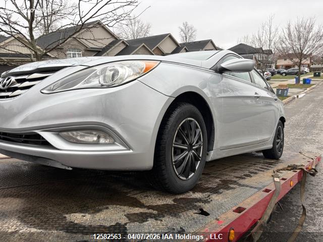 Продажа на аукционе авто 2013 Hyundai Sonata Gl, vin: 5NPEB4AC4DH627020, номер лота: 12582563