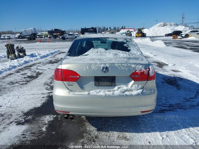 12578599 :رقم المزاد ، 3VWDK7AJ3BM026200 vin ، 2011 Volkswagen Jetta 2.0l Comfortline مزاد بيع