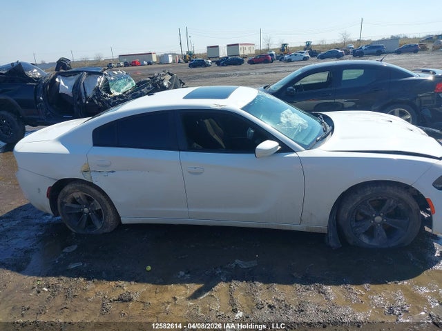12582614 :رقم المزاد ، 2C3CDXHG5FH794353 vin ، 2015 Dodge Charger Sxt مزاد بيع