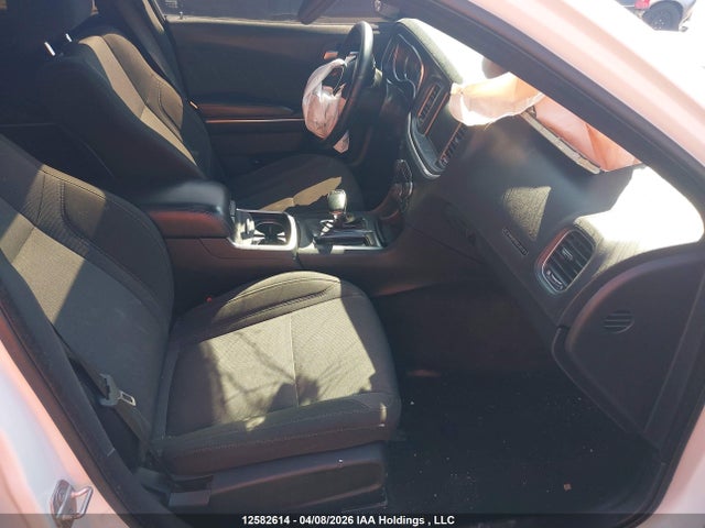 12582614 :رقم المزاد ، 2C3CDXHG5FH794353 vin ، 2015 Dodge Charger Sxt مزاد بيع