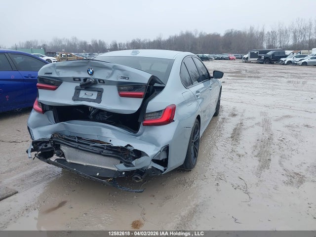 12582618 :رقم المزاد ، 3MW89FF02P8C92976 vin ، 2023 Bmw 330xi مزاد بيع