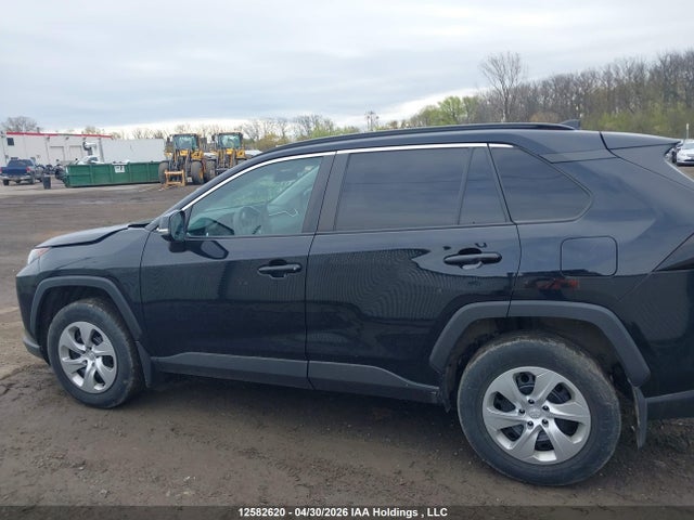2T3B1RFV7LC082338 Toyota RAV4 LE