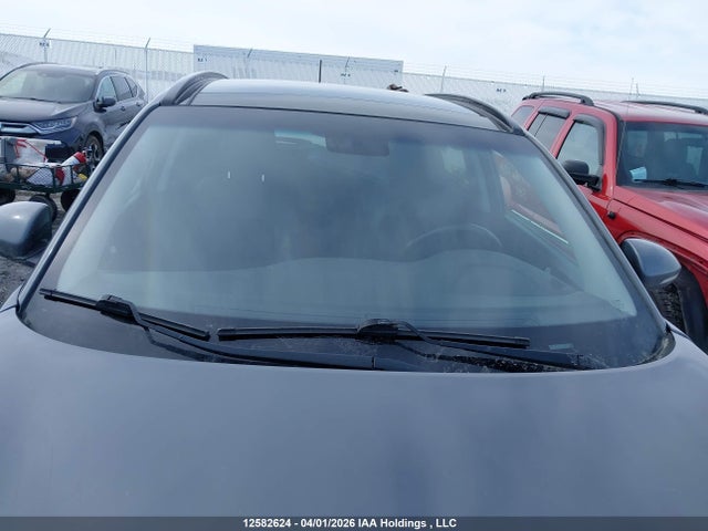 KM8J3CA26HU411898 Hyundai TUCSON SE