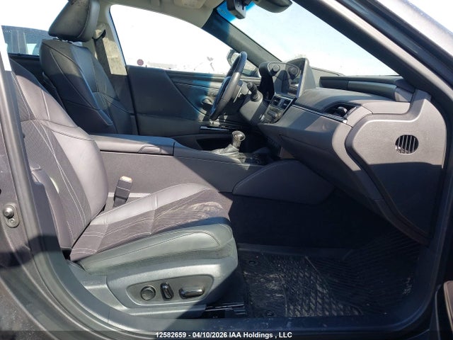 58AB21B12RU014457 Lexus Es 300h 300h