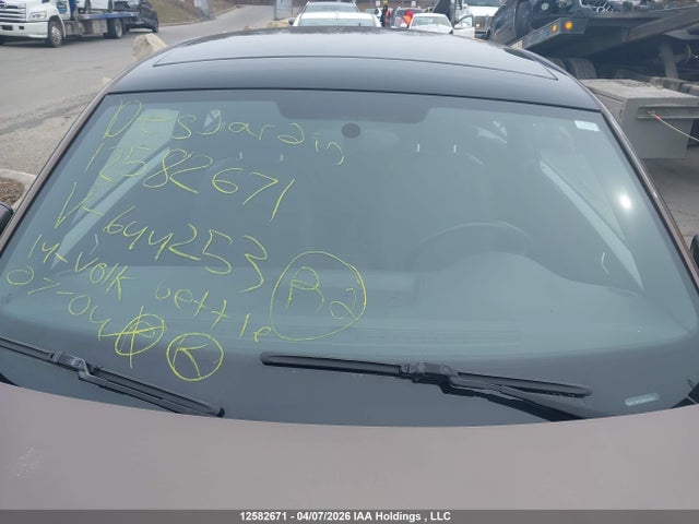 12582671 :رقم المزاد ، 3VWJ07AT4EM644253 vin ، 2014 Volkswagen Beetle مزاد بيع