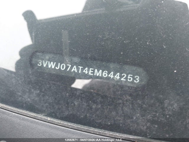 12582671 :رقم المزاد ، 3VWJ07AT4EM644253 vin ، 2014 Volkswagen Beetle مزاد بيع