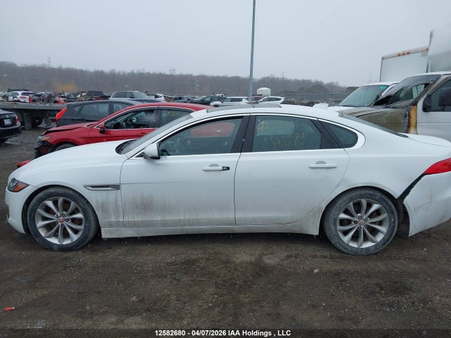 Продаж на аукціоні авто 2017 Jaguar Xf, vin: SAJBJ4BN8HCY33689, номер лоту: 12582680