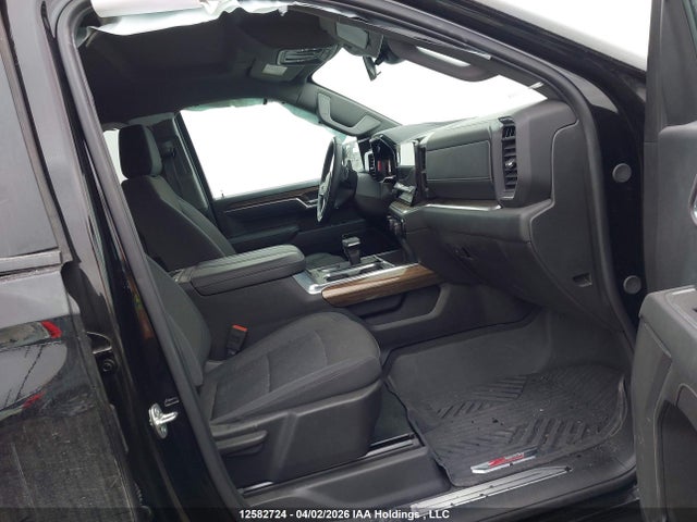 Продаж на аукціоні авто 2025 Chevrolet Silverado K1500 Rst, vin: 2GCUKEEDXS1178400, номер лоту: 12582724
