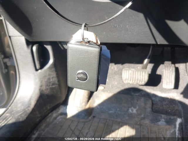 Volvo Xc40 B5 Plus Dark Theme 2025 YV4L12UC0S2490860 Image 11