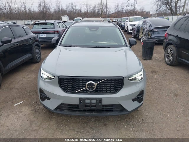 Volvo Xc40 B5 Plus Dark Theme 2025 YV4L12UC0S2490860 Image 12