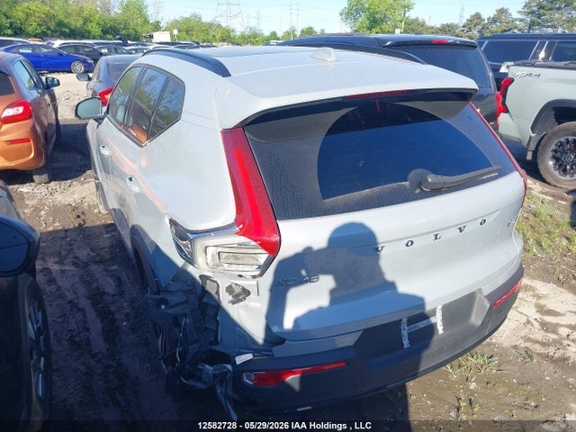 Volvo Xc40 B5 Plus Dark Theme 2025 YV4L12UC0S2490860 Image 3
