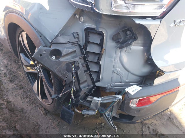 Volvo Xc40 B5 Plus Dark Theme 2025 YV4L12UC0S2490860 Image 6