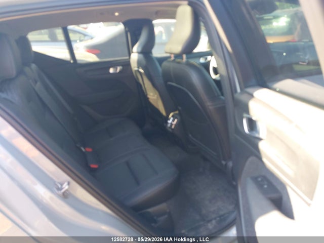 Volvo Xc40 B5 Plus Dark Theme 2025 YV4L12UC0S2490860 Image 8