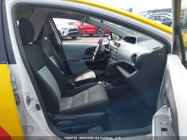 2012 Toyota Prius C მანქანა იყიდება აუქციონზე, vin: JTDKDTB3XC1024598, აუქციონის ნომერი: 12582732