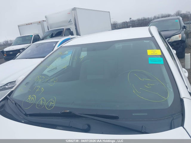 Toyota Corolla 2014 2T1BURHEXEC182773 Image 17