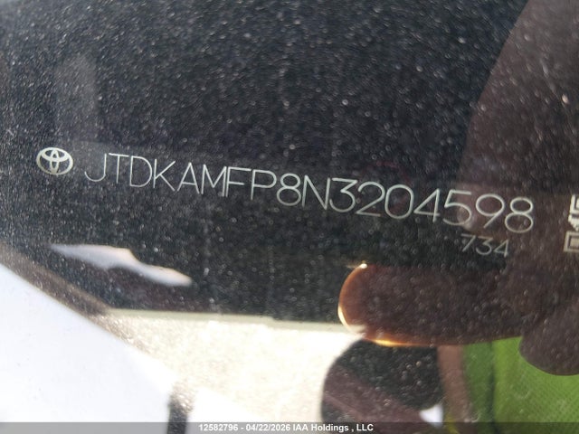 12582796 :رقم المزاد ، JTDKAMFP8N3204598 vin ، 2022 Toyota Prius Prime مزاد بيع