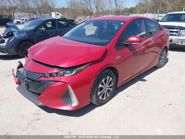 12582796 :رقم المزاد ، JTDKAMFP8N3204598 vin ، 2022 Toyota Prius Prime مزاد بيع